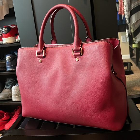 Michael Kors Saffiano burgundy Leather hand bag - Picture 2 of 4